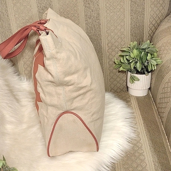 Marc Jacobs Beige and Red Tote Bag - Picture 5 of 15